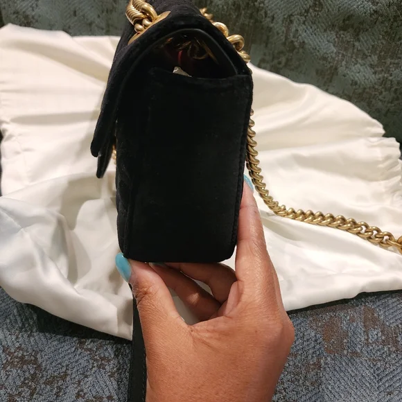 ‼️SOLD‼️Black Velvet Gucci Marmont Crossbody Bag - Picture 3 of 8